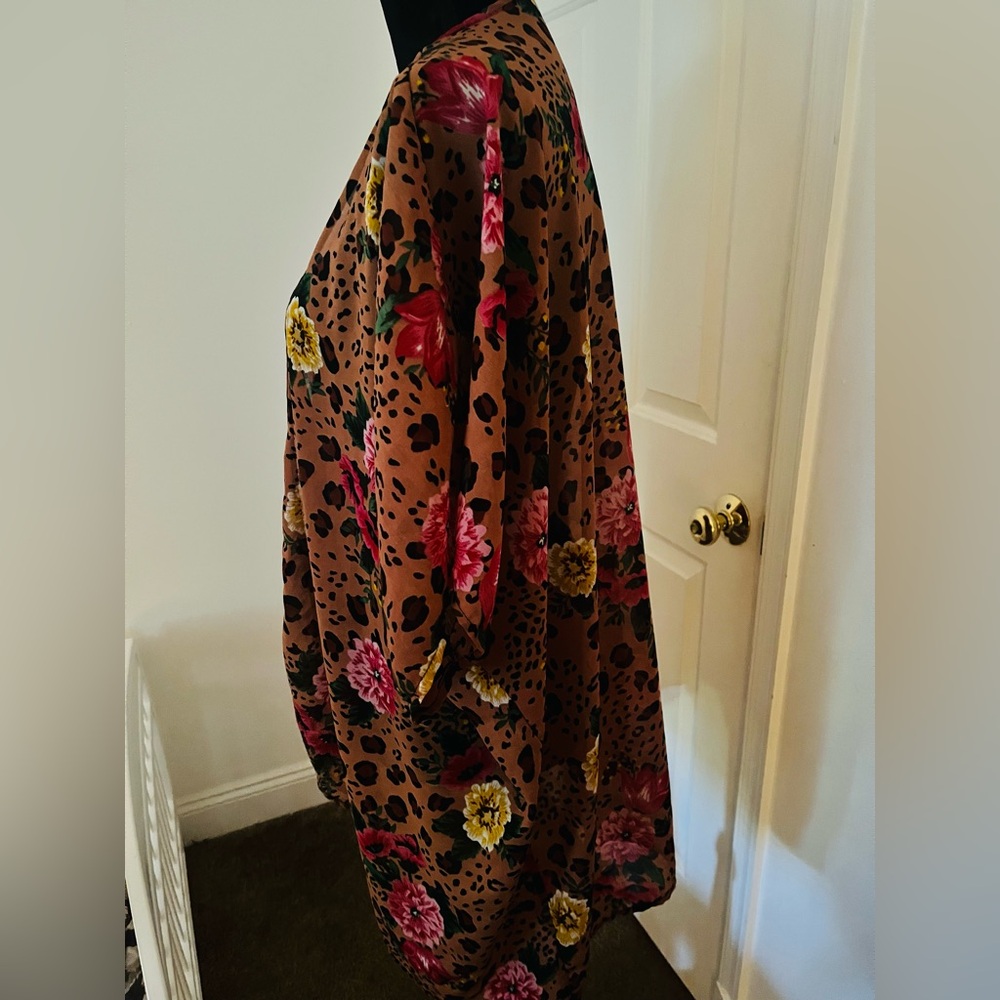 Speed Limit Floral Leopard Kimono - Picture 5 of 5